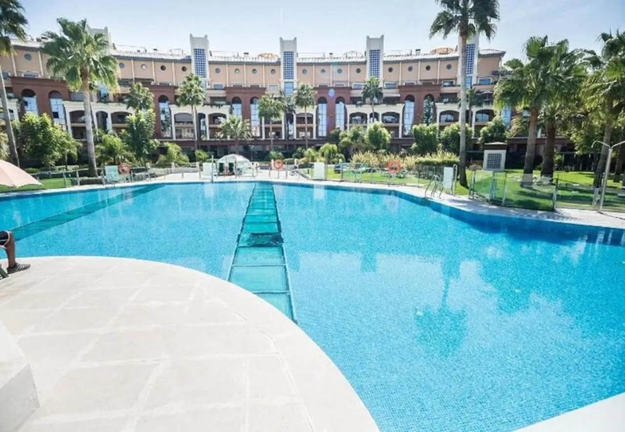 公寓 797 Holiday Rentals - Bellagio- Elegante Piso Para 6 A 1 Min De La Playa, Con Piscina Interior Y Exterior, Spa Con Jacuzzi 贝纳尔马德纳 西班牙